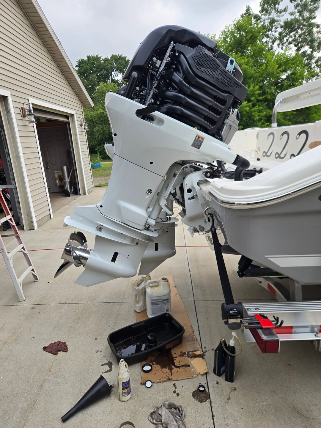 Customer photo review of Suzuki ECSTAR Marine Oil 10W-40 V7000 (Gallon)