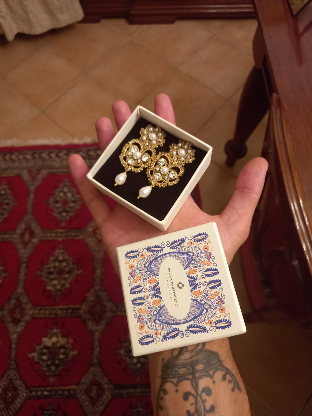 Customer photo review of Orecchini Vivienne perle