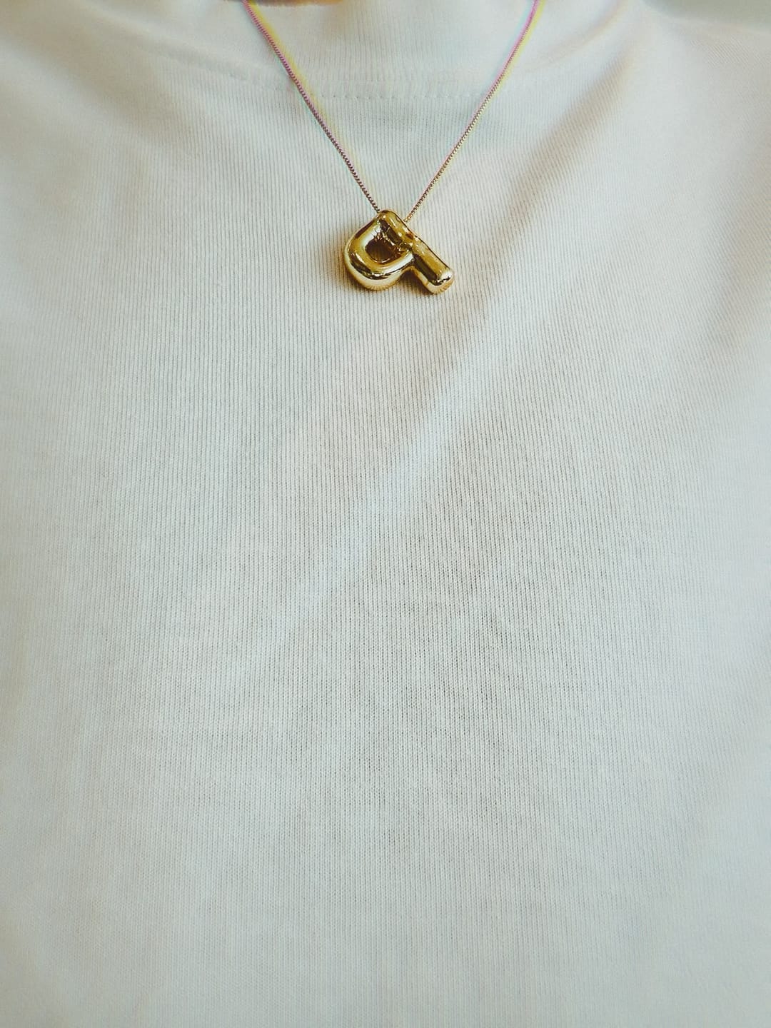 Customer photo review of Collar Dorado Liso Inicial Balloon