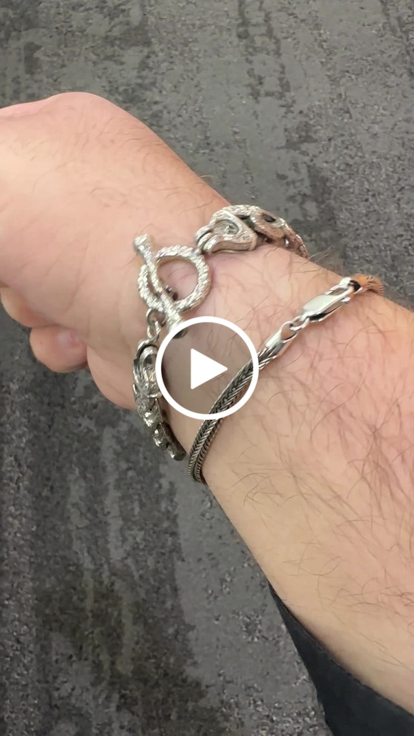 Customer video review of Square Bracelet - FOXTAIL