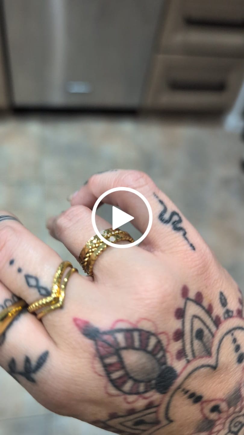 Customer video review of Hella Gold Stacked Ring