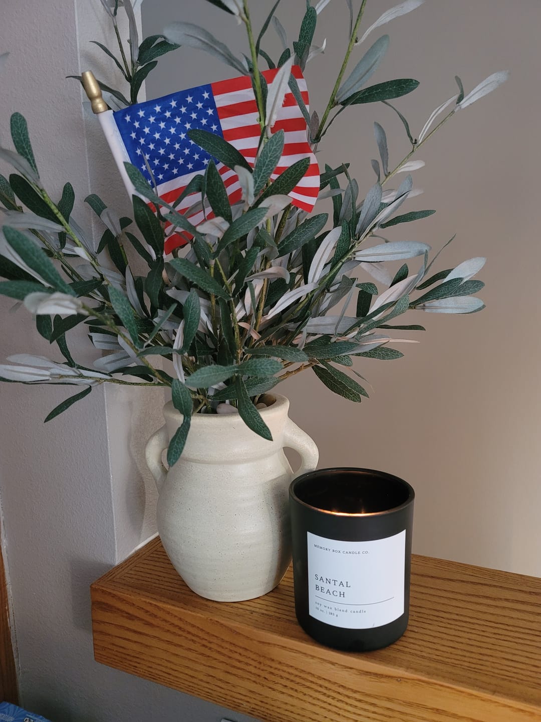 Customer photo review of Santal Beach 10 oz. Candle