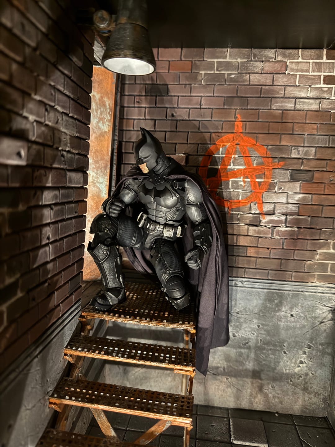 Customer photo review of Batman: Arkham Origins - Batman 1/12 Scale Figure
