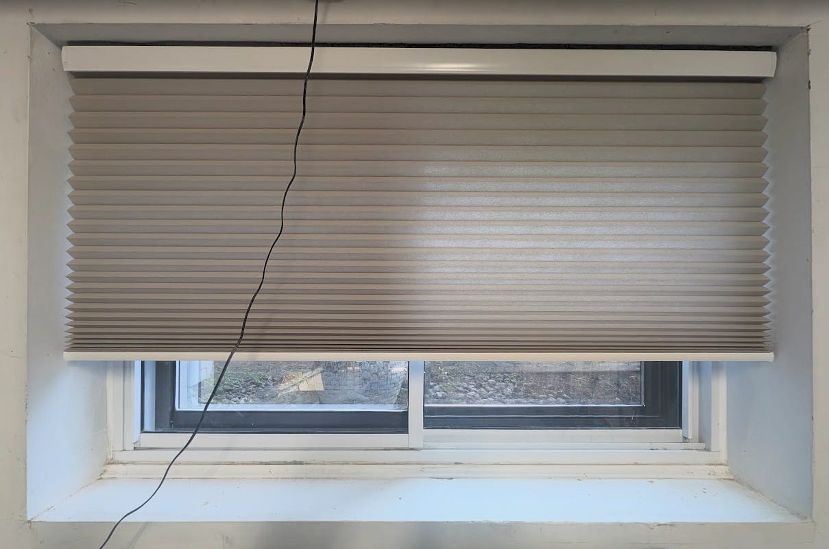 Customer photo review of SmartWings Motorized Light Filtering Cellular Shades Nowa
