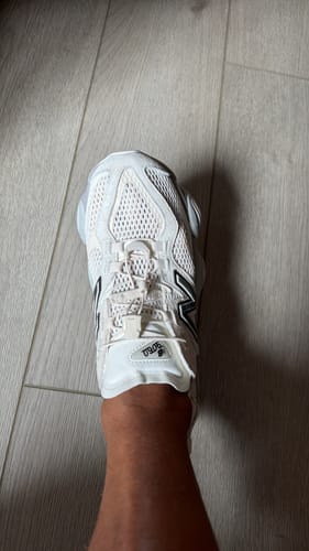 Customer photo review of 【日本限定款 】New Balance U9060 Summer Sea Salt 奶油色 U90609IH