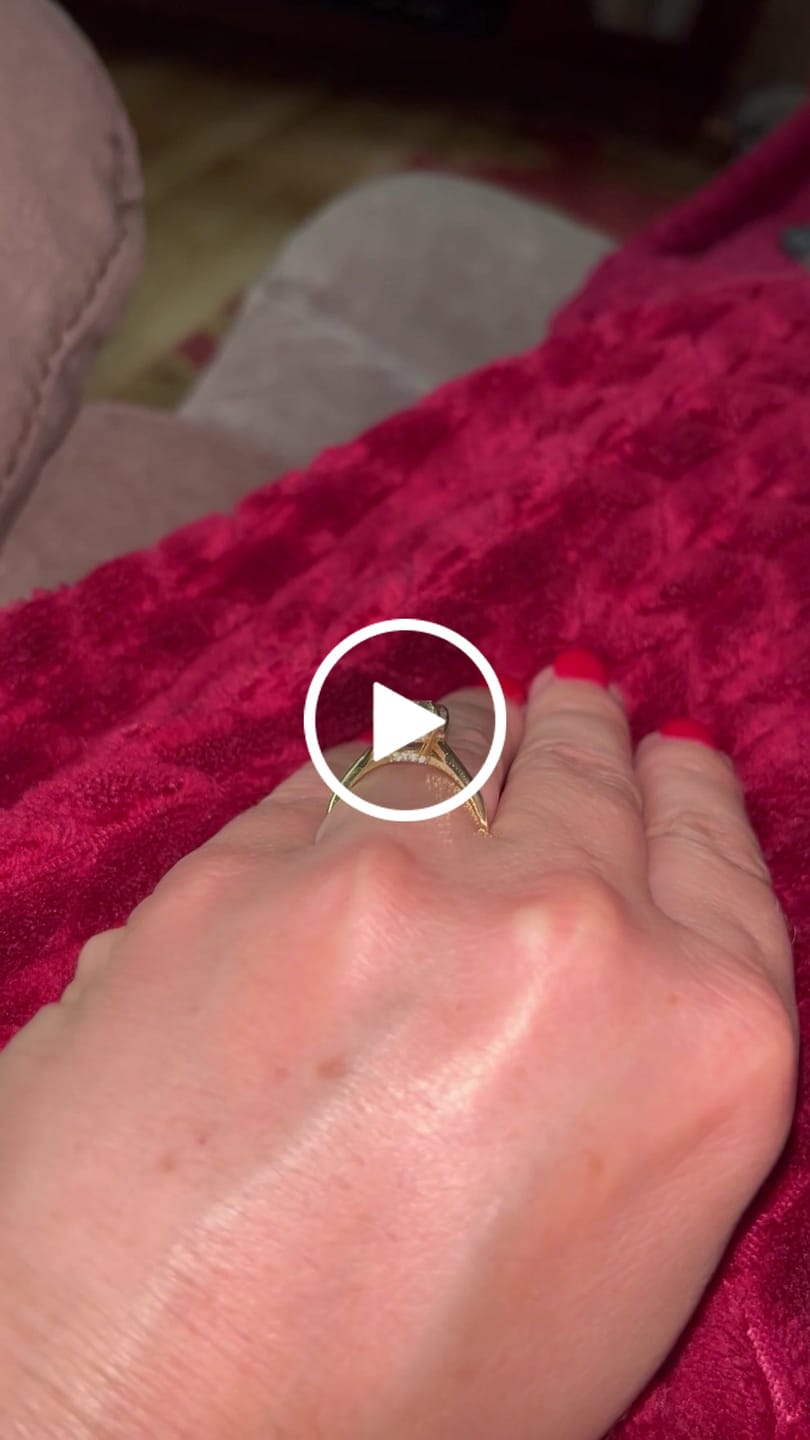 Customer video review of S925 5.5Ct Cushion Cut Split Shank Engagement Ring Gold Plated Hidden Halo Bridal Ring For Everyday Wear