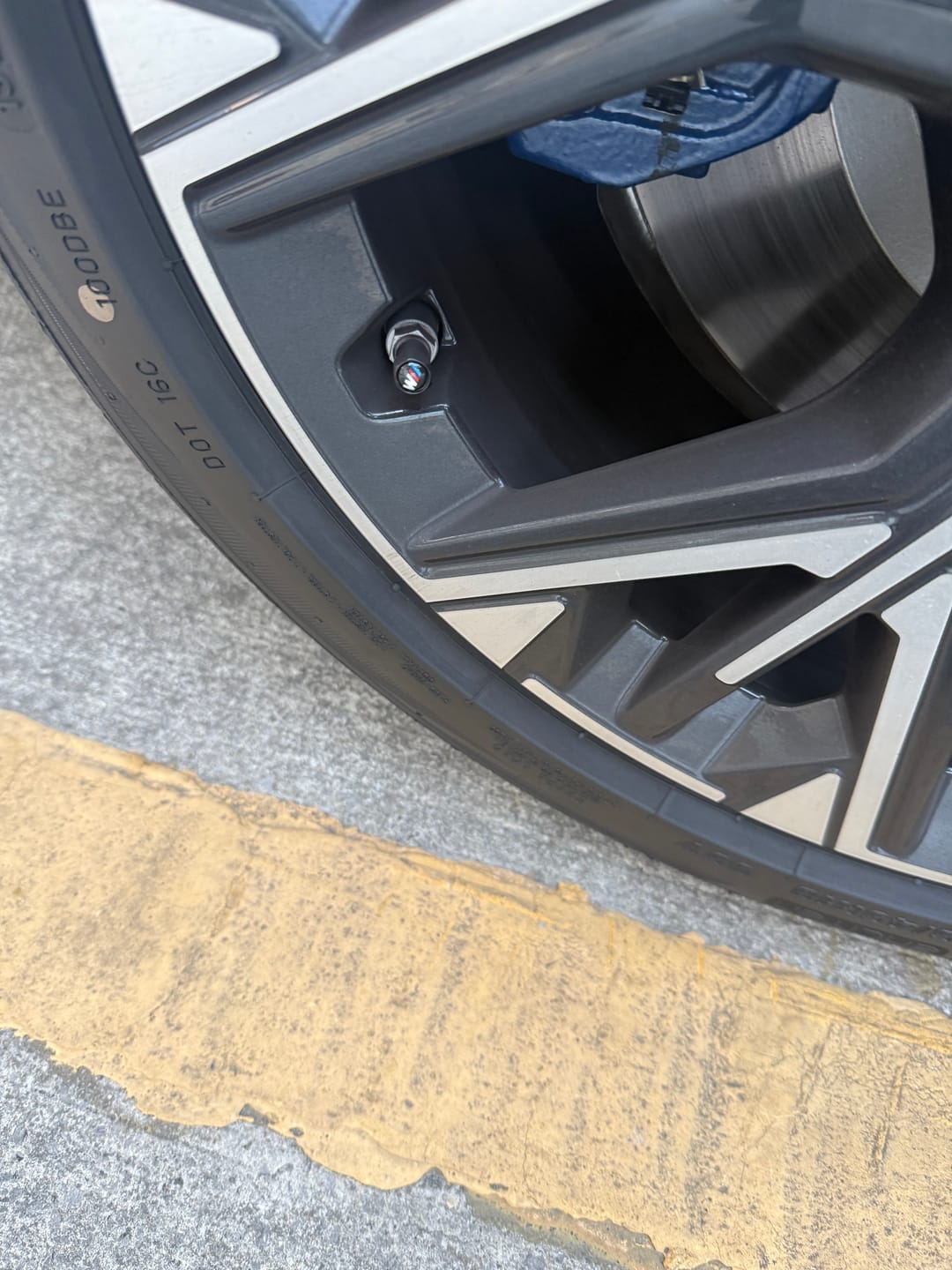 Customer photo review of BMW M VALVE CAP SET