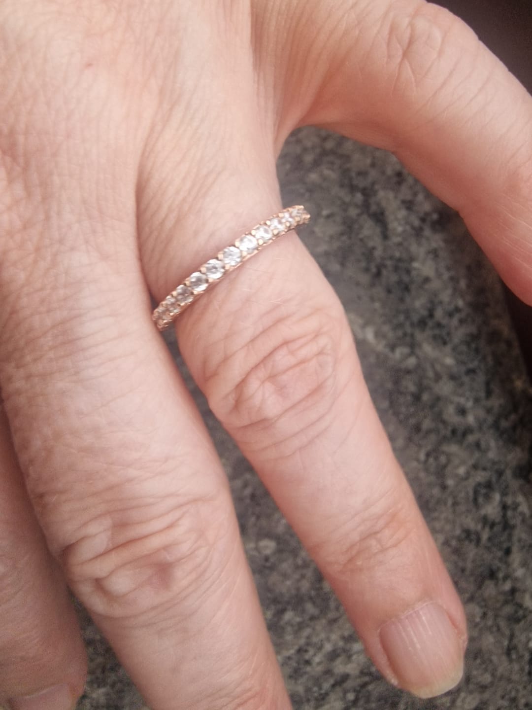 Customer photo review of Anello Veretta con Cubic Zirconia o Spinello Nero