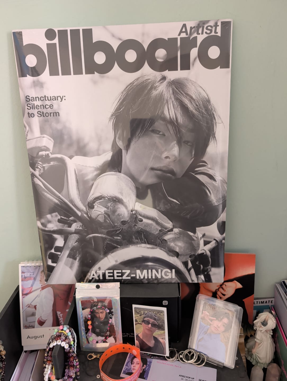 Customer photo review of ATEEZ - BILLBOARD ARTIST : ATEEZ EDITION MAGAZINE