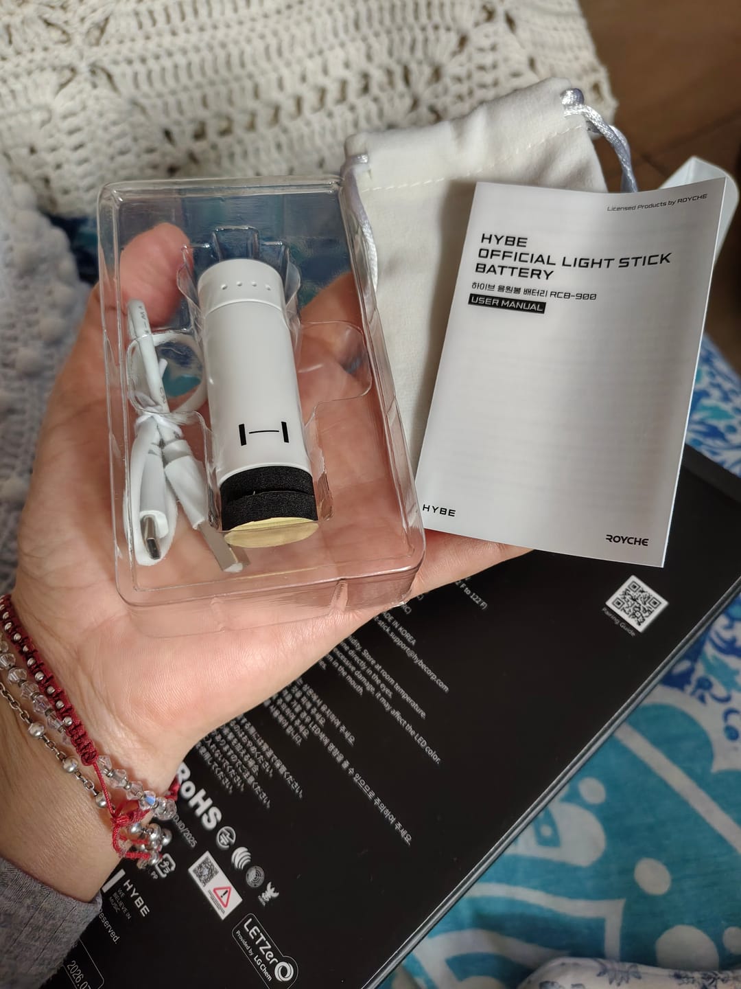 Customer photo review of HYBE OFFICIAL LIGHT STICK BATTERY