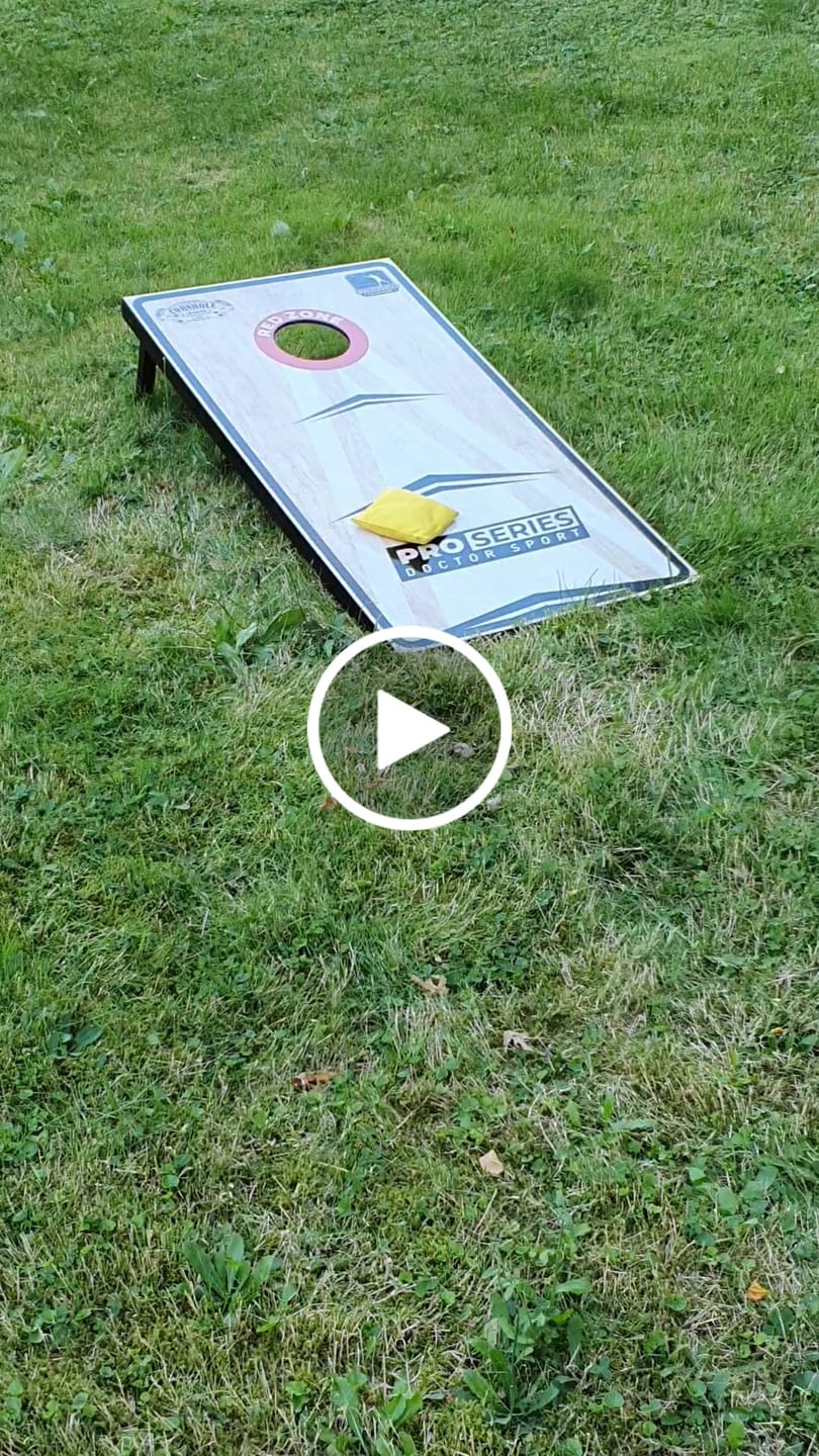 Customer video review of Profi Cornhole Pro Series - 120 x 60cm Set mit 8 Bean Bags und Tragetasche - Red Zone - Superspiel