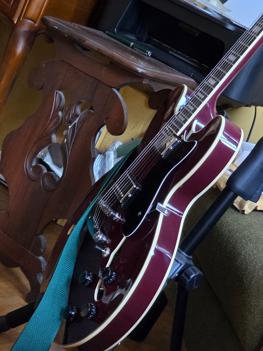 Customer photo review of Donner DJP-1000 Electric Jazz Guitar