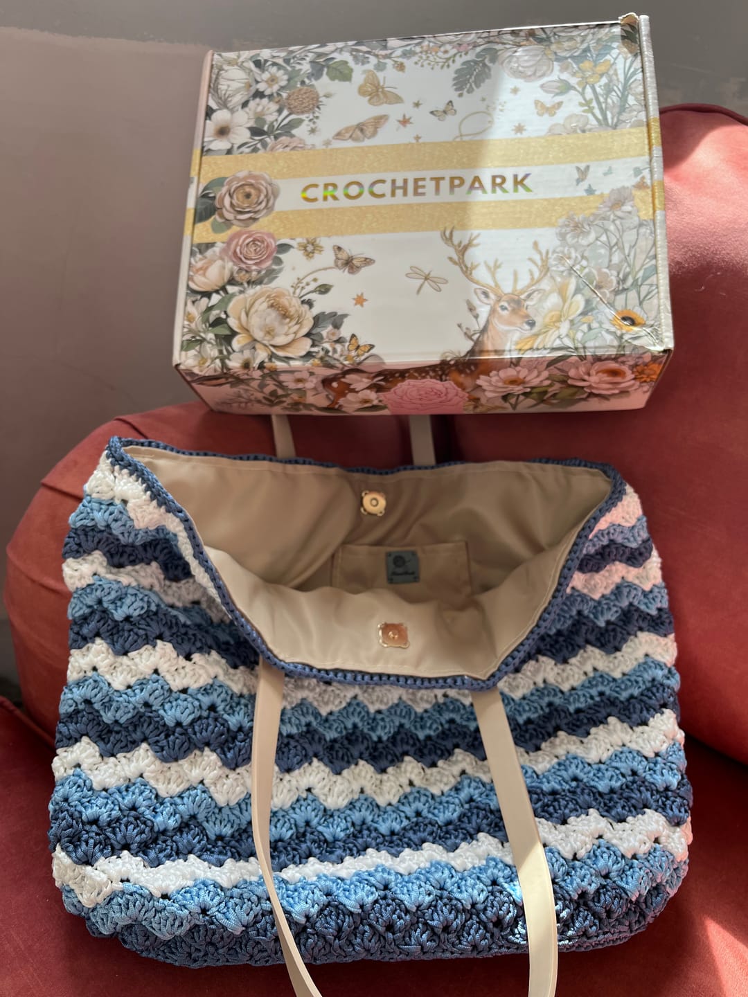 Customer photo review of Seabreaze Wave Tote Crochet Kit