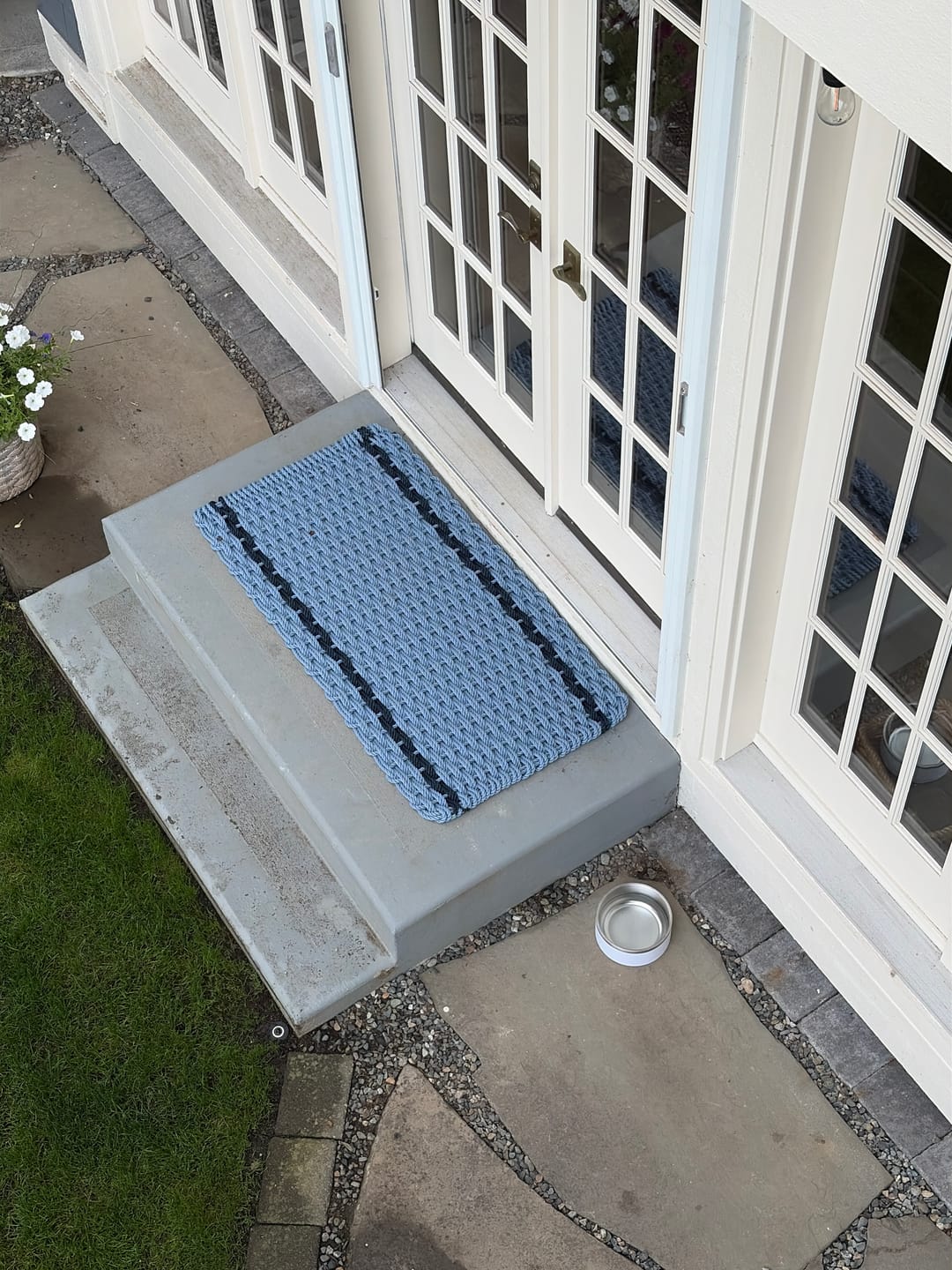 Customer photo review of Glacier Bay with 2 Navy Stripes Doormat