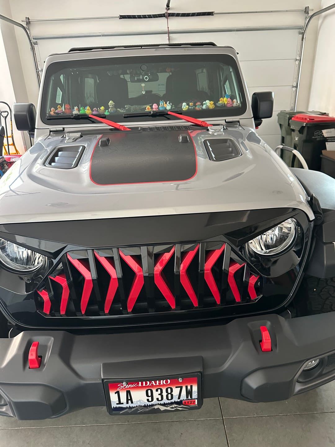 Customer photo review of Hood Graphic for RUBICON | Black Topo - fits Wrangler JL & Gladiator JT