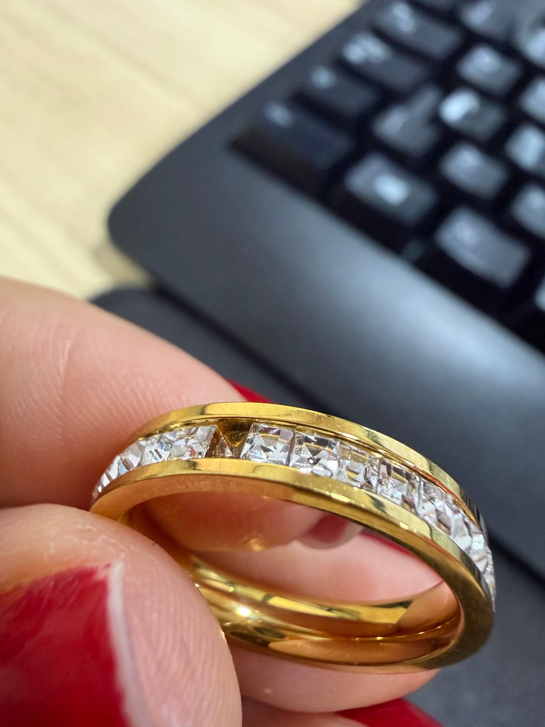 Customer photo review of Anel Brilhante Banhado em Ouro 18K