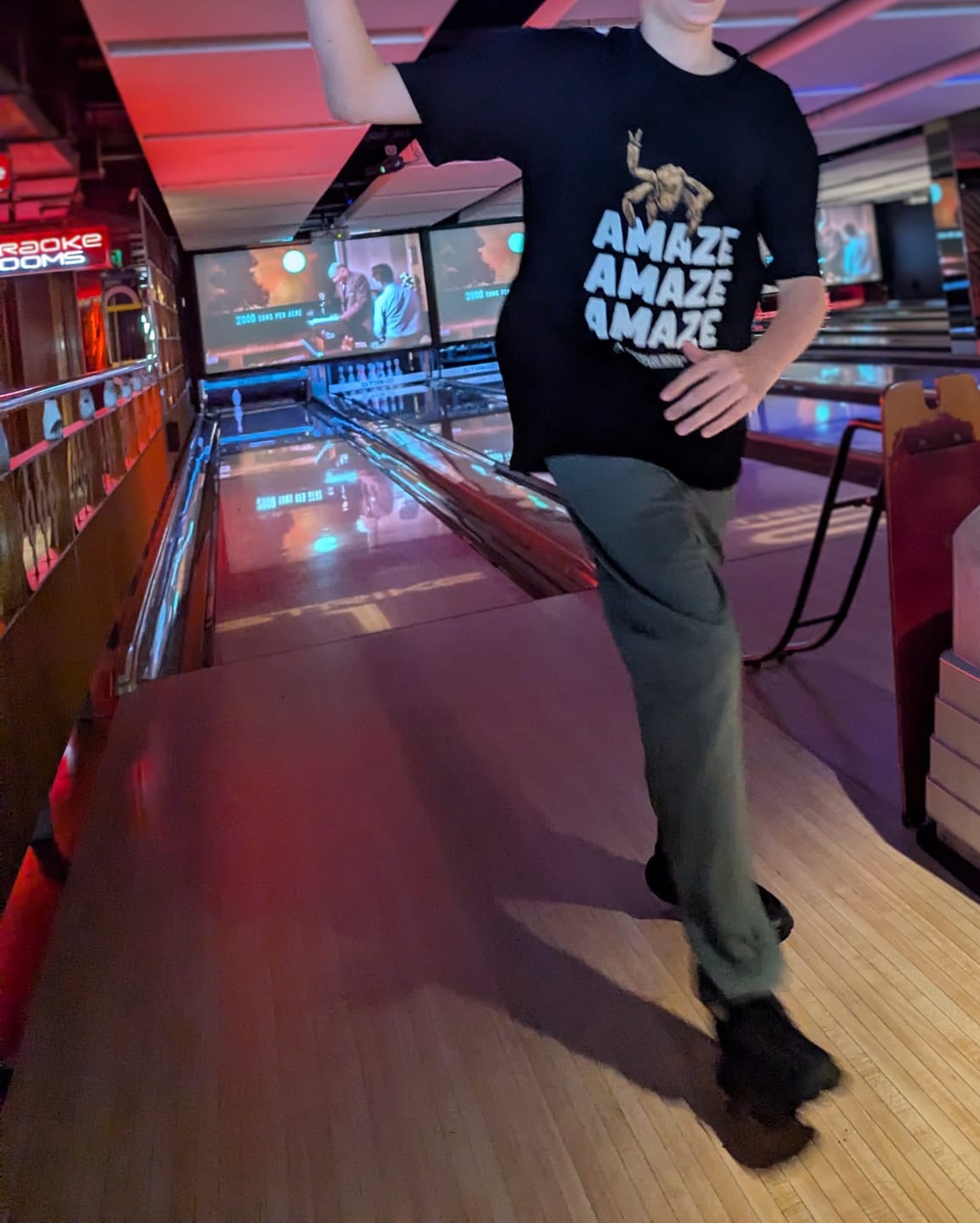 Customer photo review of Amaze Amaze Amaze Tee Black