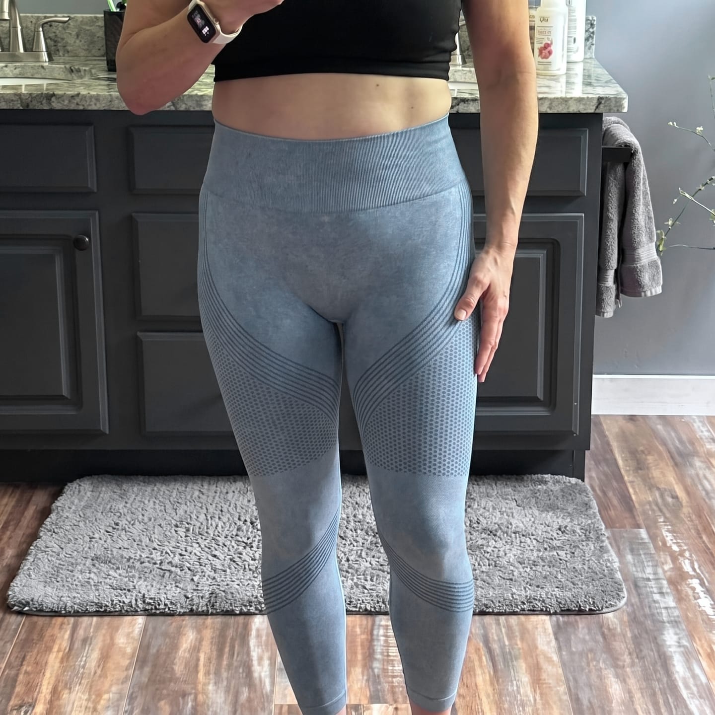 Customer photo review of 3D CelluSmooth Compresssion & Scultping Seamless Ankle Length Leggings | Silix