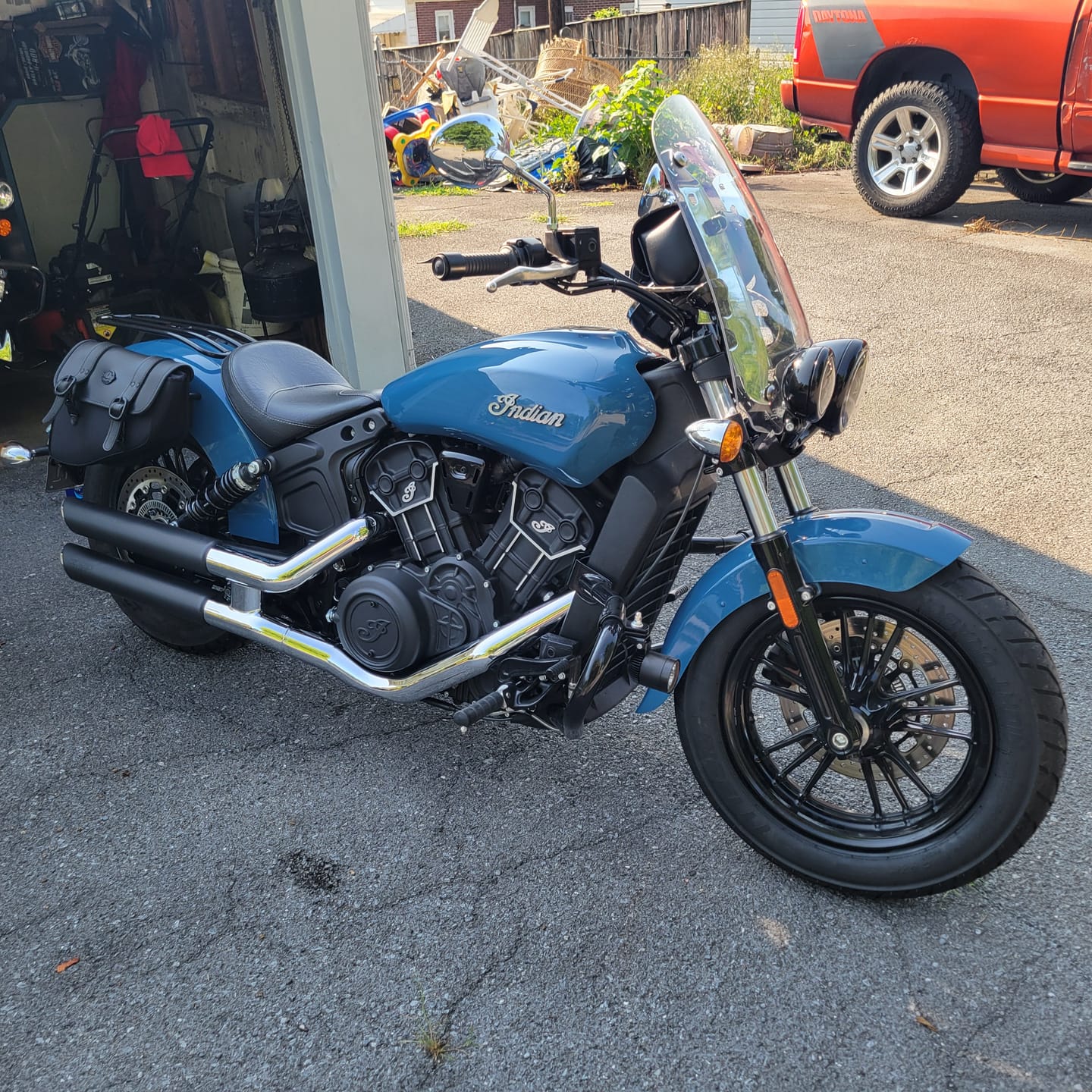 Customer photo review of 8L - Pony Indian Scout Leather Saddlebags