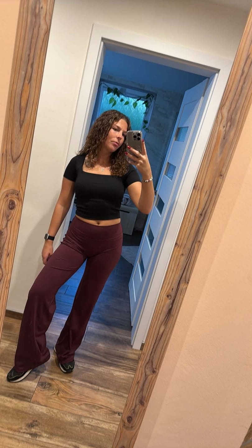 Customer photo review of FLEXMOTION WIDE LEG LEGGINGS