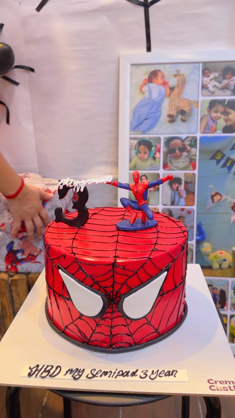Customer photo review of Spiderman theme Kids Cake