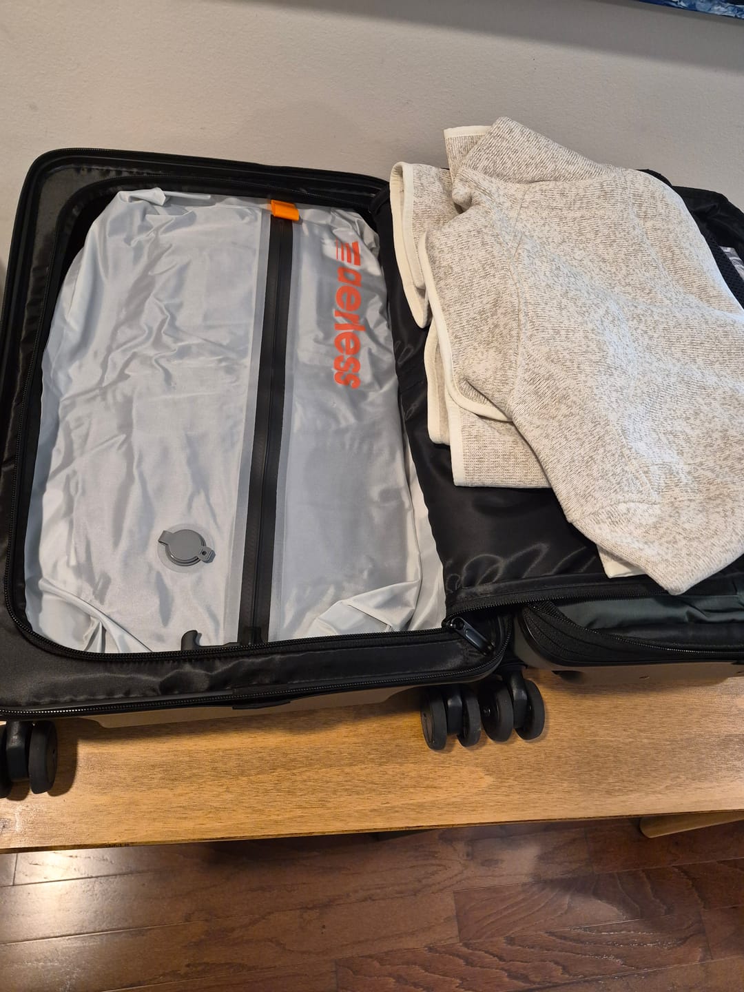 Customer photo review of 4 Vacuum Bag Kit + FREE Luggage Tag - Aerless Vacuum Kit