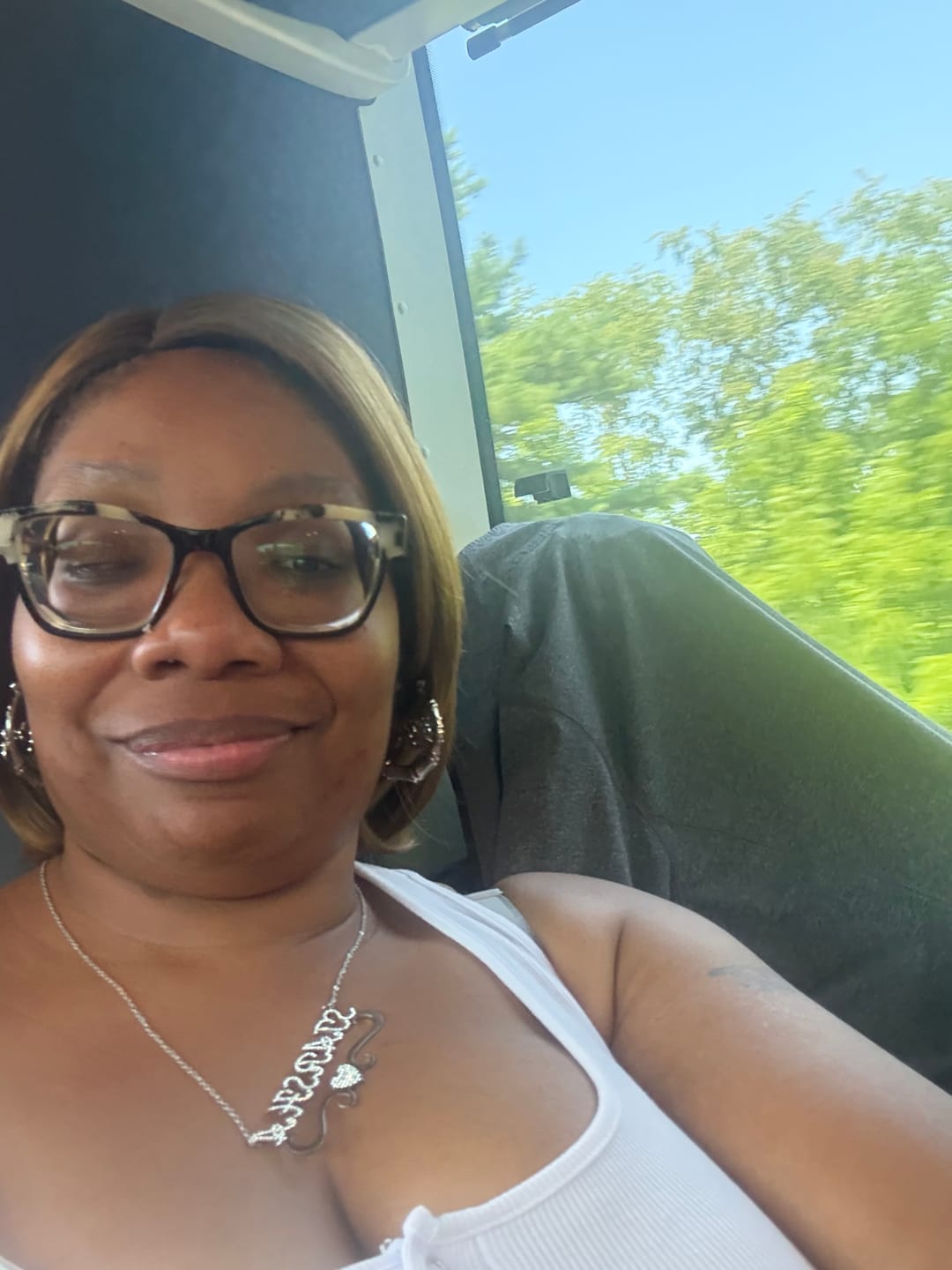 Customer photo review of Outre The Daily Wig Style & Dash 3" Deep Lace Part Wig - DAILY 12