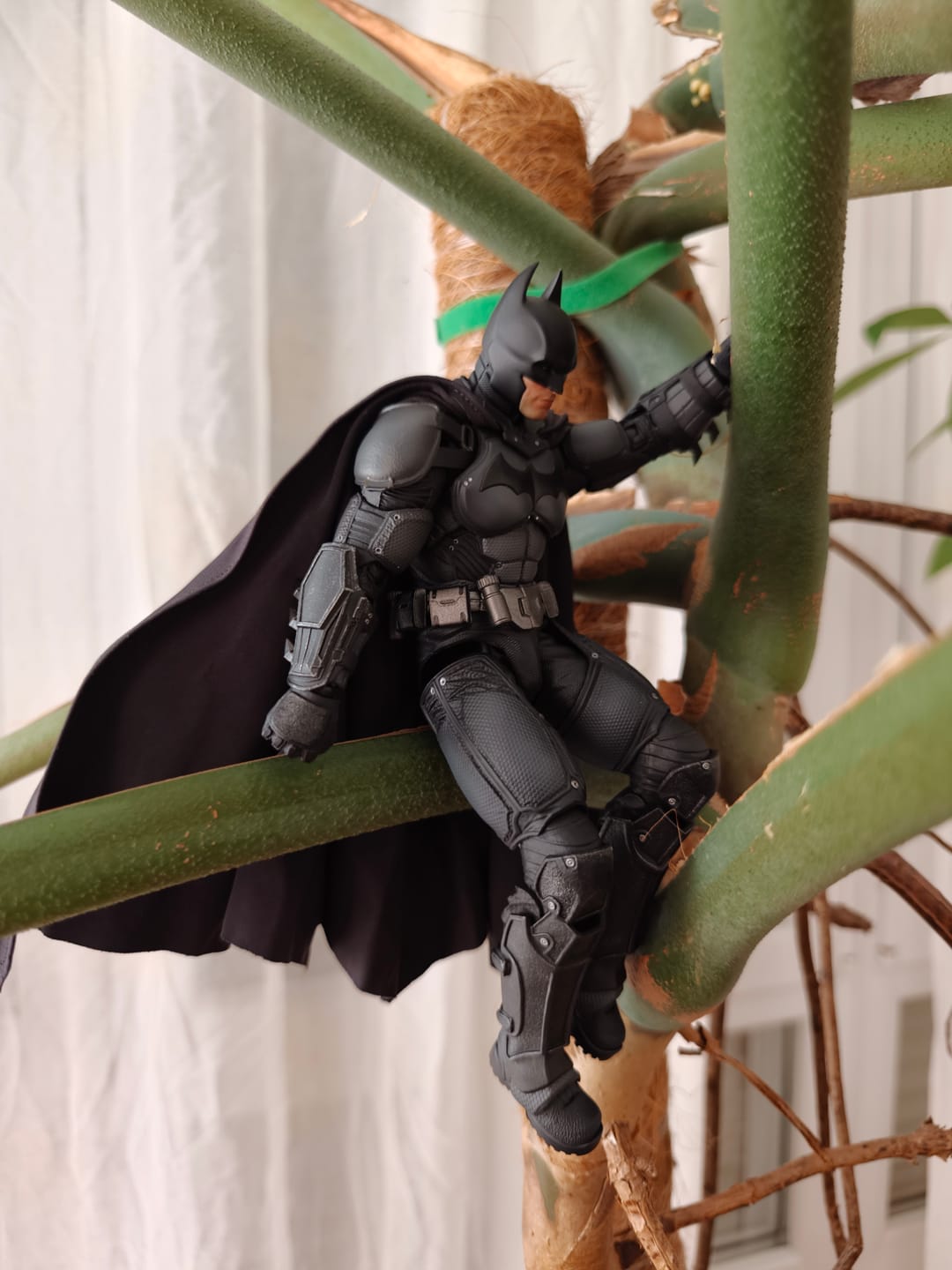 Customer photo review of Batman: Arkham Origins - Batman 1/12 Scale Figure