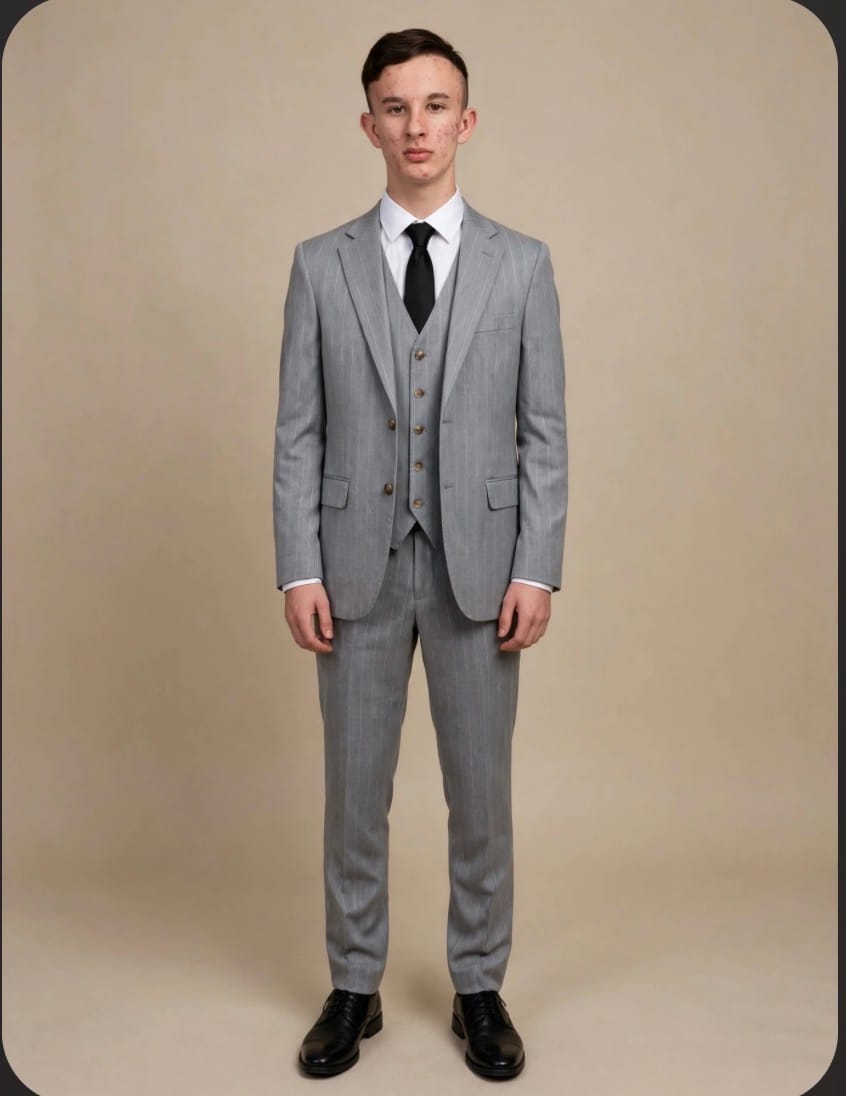 Customer photo review of Three-pieces suit - London