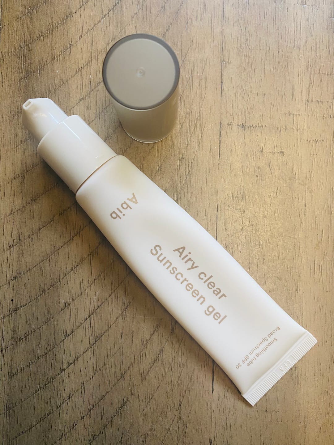 Customer photo review of Airy clear sunscreen gel Smoothing tube