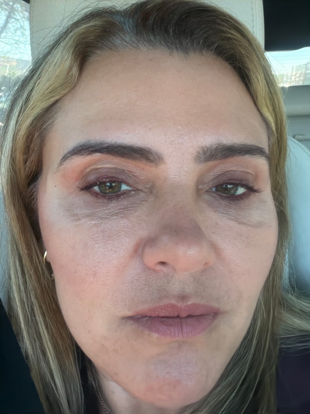 Customer photo review of Lapiseira para Olhos Bordô - Cherry - Vizzela
