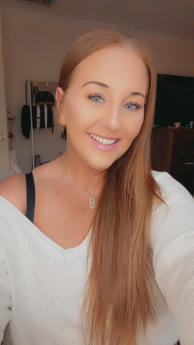 Customer photo review of Yummy Frosting Lip Gloss