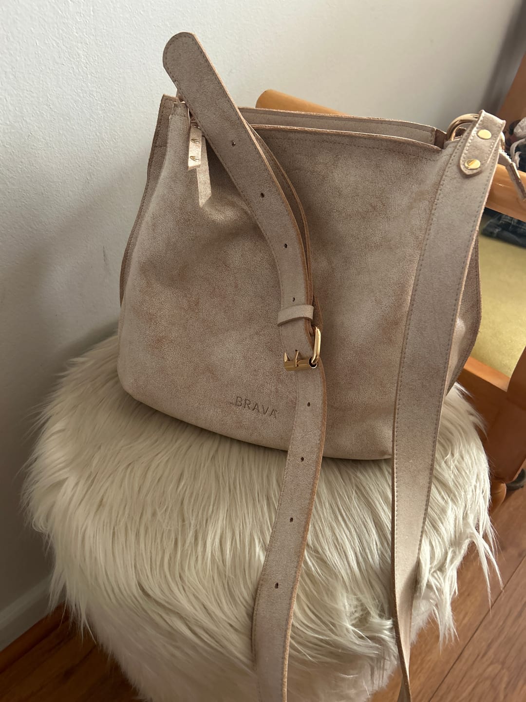 Customer photo review of Bandolera de cuero modelo AMELIA Off White