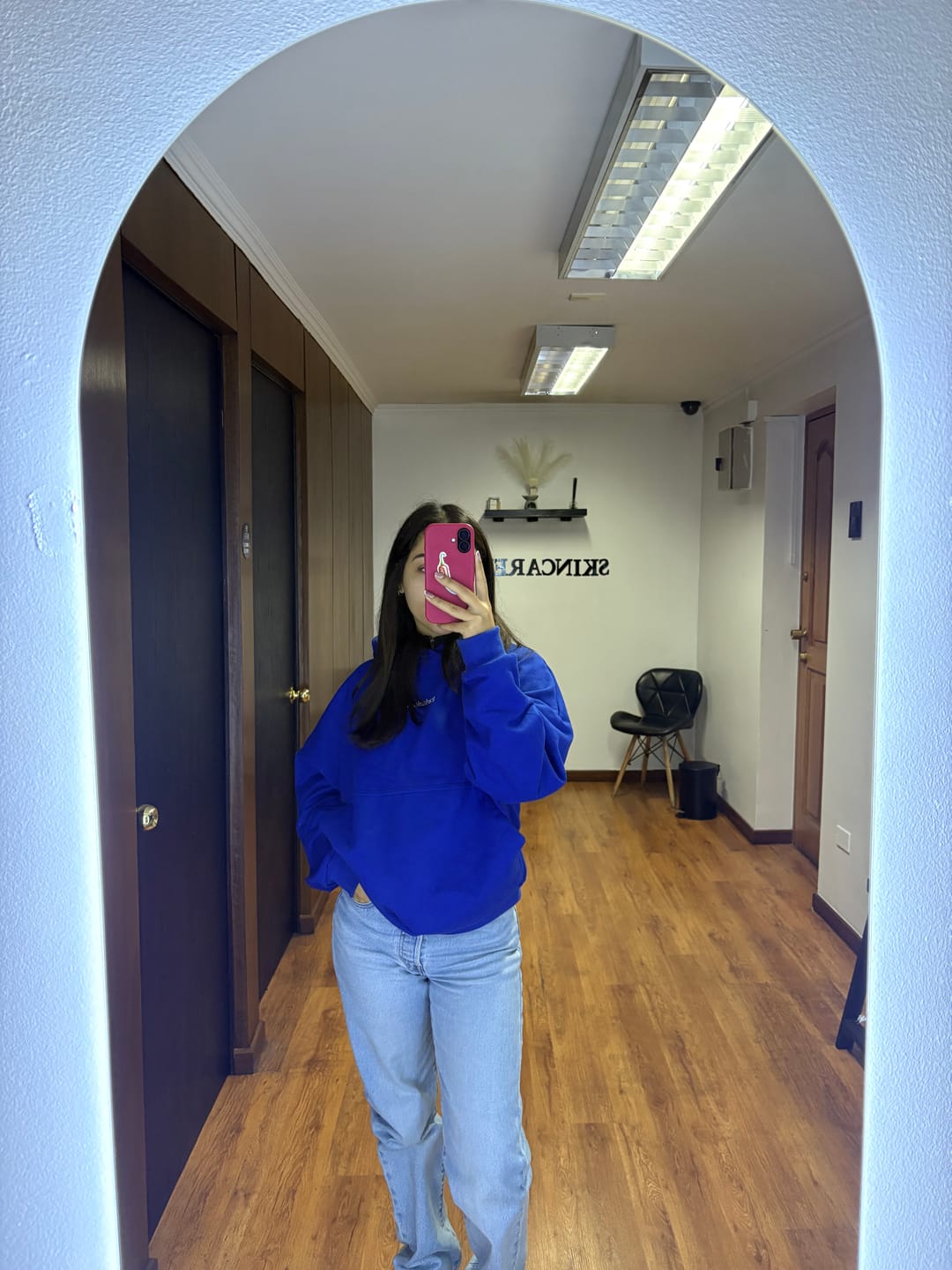 Customer photo review of (PRE-VENTA) POLERÓN HOODIE AZUL REY - OVERSIZE CON GORRO LOGO BORDADO