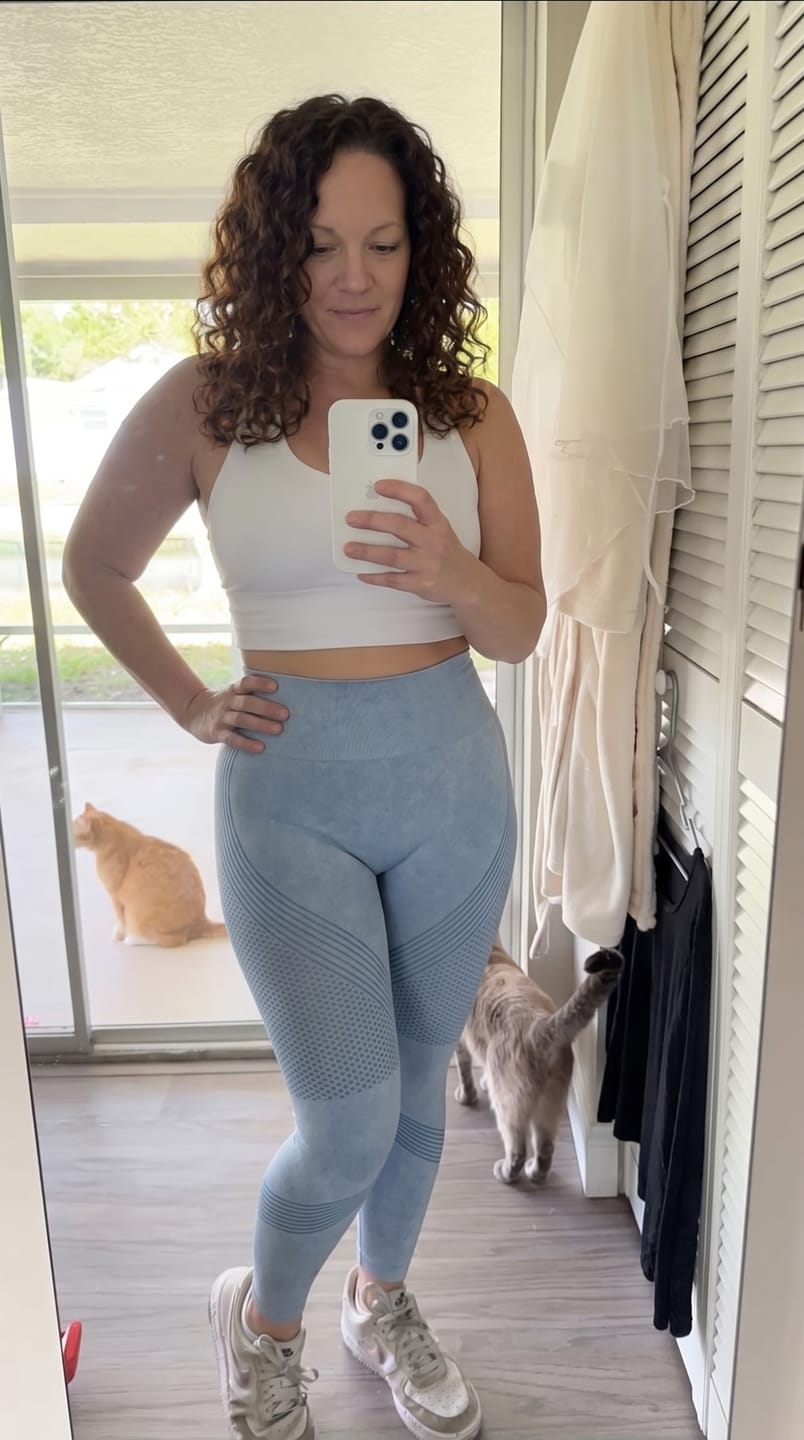 Customer photo review of 3D CelluSmooth Compresssion & Scultping Seamless Ankle Length Leggings | Silix