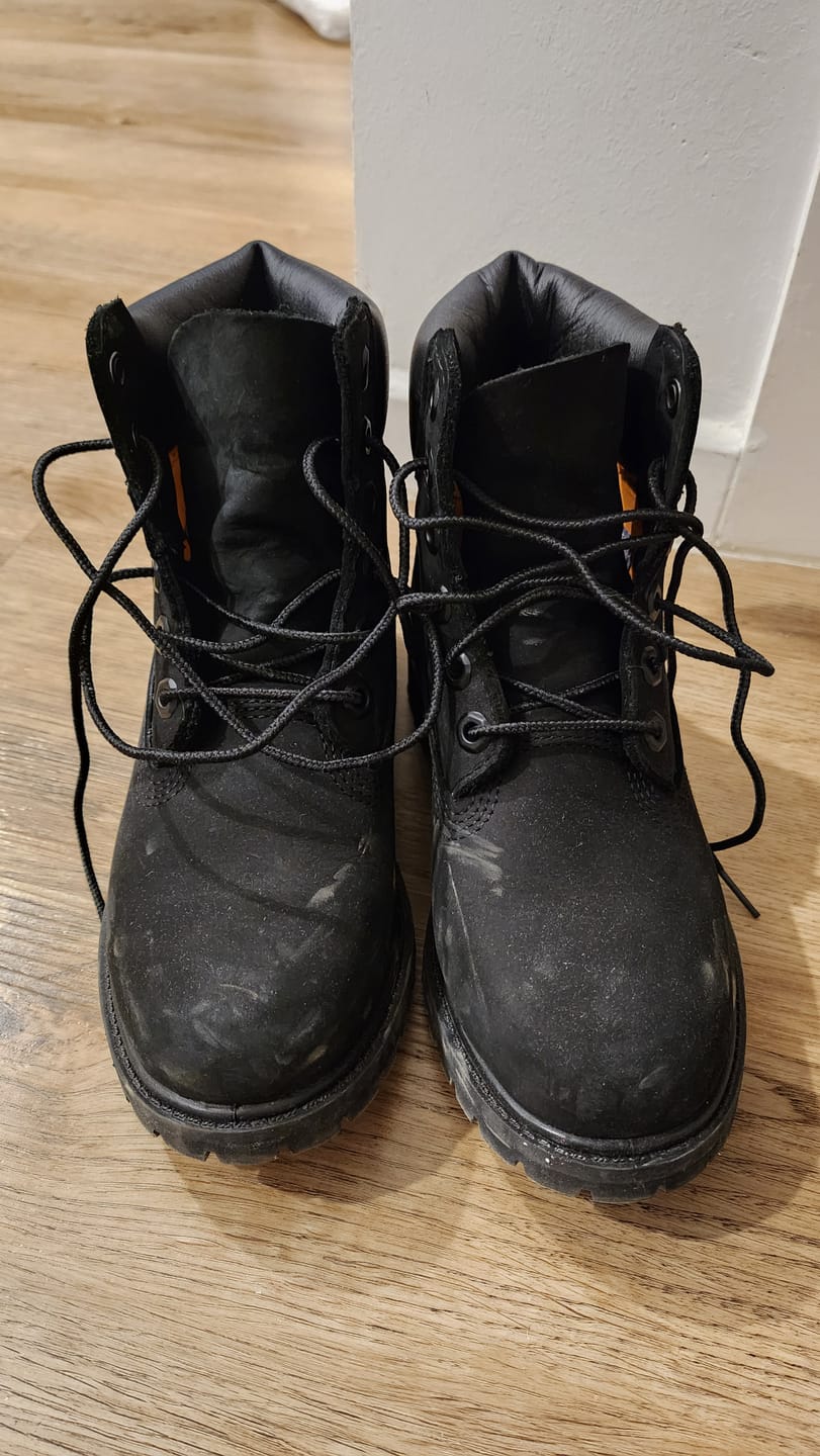 Customer photo review of Botas Timberland Premium 6 Inch Waterproof Mujer Negro