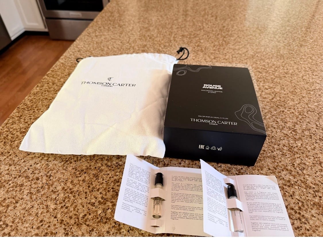 Customer photo review of Santal Oud | Eau de Parfum | 2ml