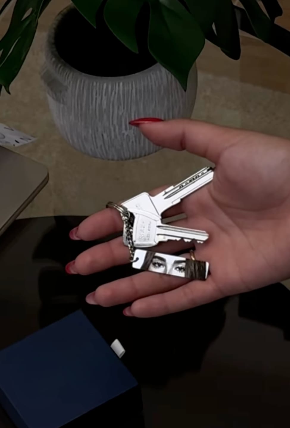 Customer photo review of Custom Eyes Keychain
