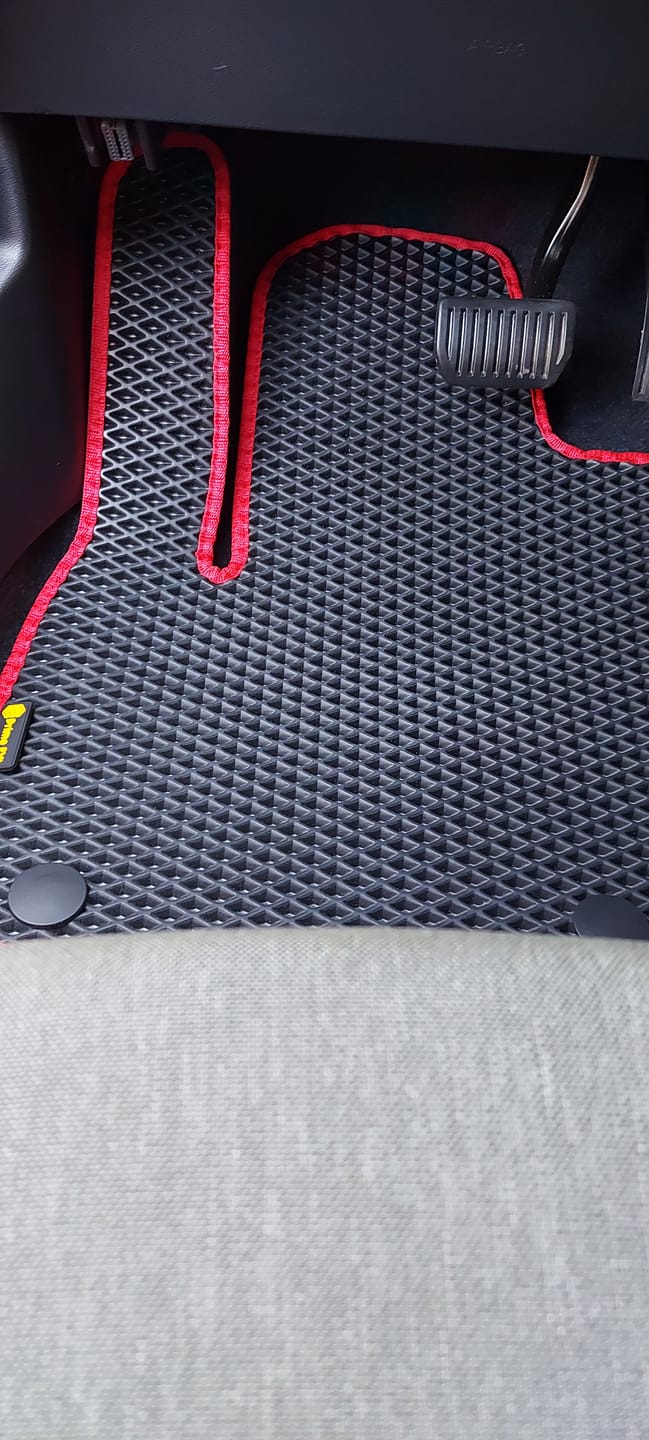 Customer photo review of Auto Fußmatten nach Maß - Komplettset