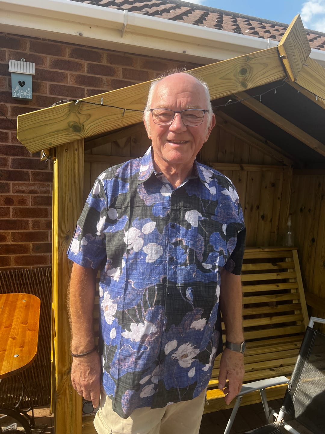 Customer photo review of Men's Floral Print Breathable Short Sleeve Hawaiian Shirt