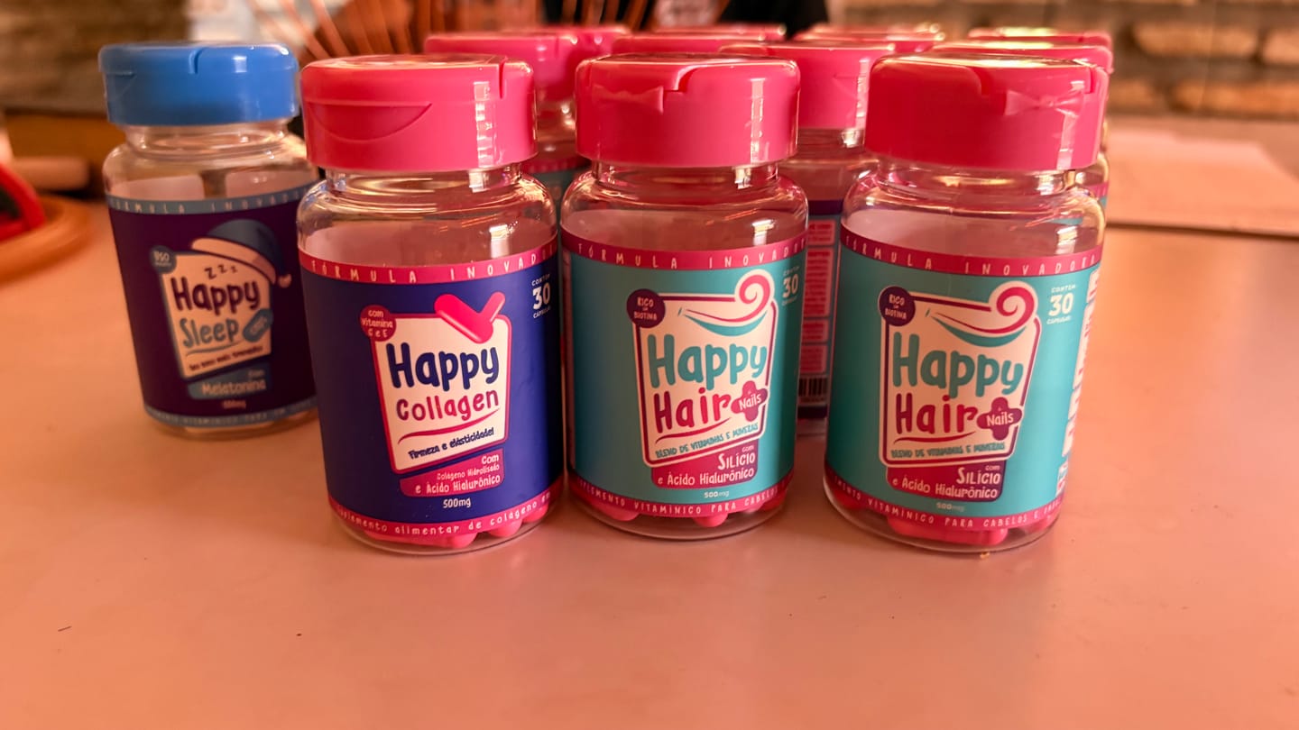 Customer photo review of Happy Hair 6 Potes + 6 Potes Grátis + 2 Colágenos + 1 Melatonina (Total 15 Potes)