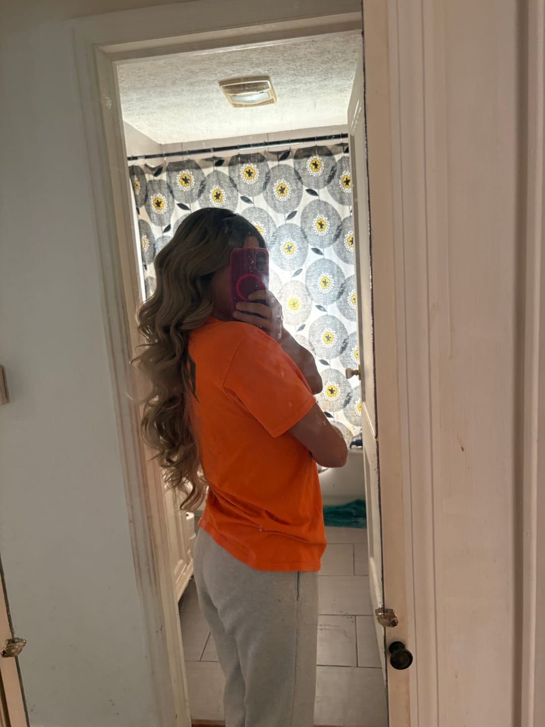 Customer photo review of Outre Perfect Hairline Nueblend Human Hair Blend Glueless Flex-Lace 13x6 Lace Frontal Wig - HHB-BODY WAVE 28"