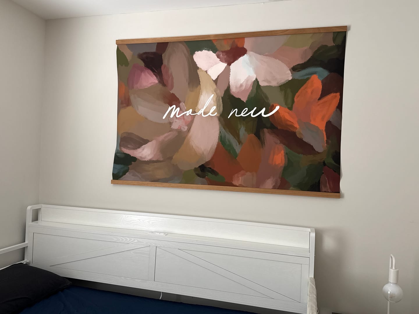 Customer photo review of Large Canvas with Banner Wood: Made New