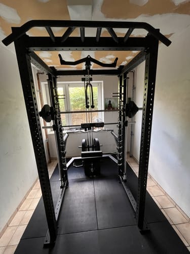 Customer photo review of R8 Colored Uprights 226cm | Black | Pair