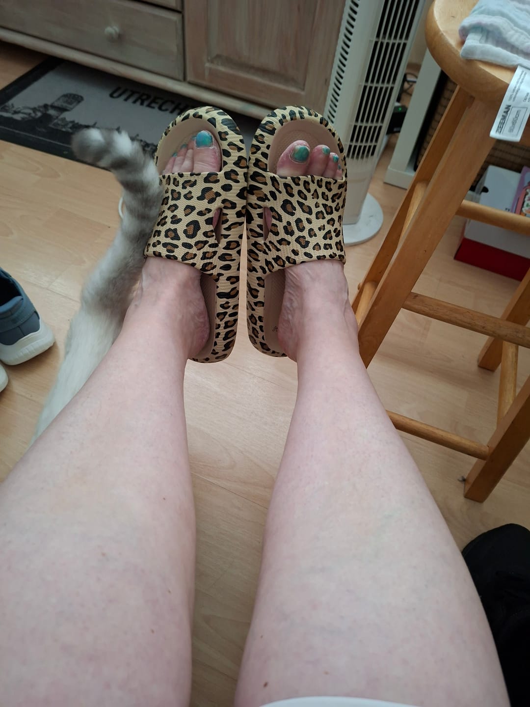 Customer photo review of HappyFlops Limited Editions