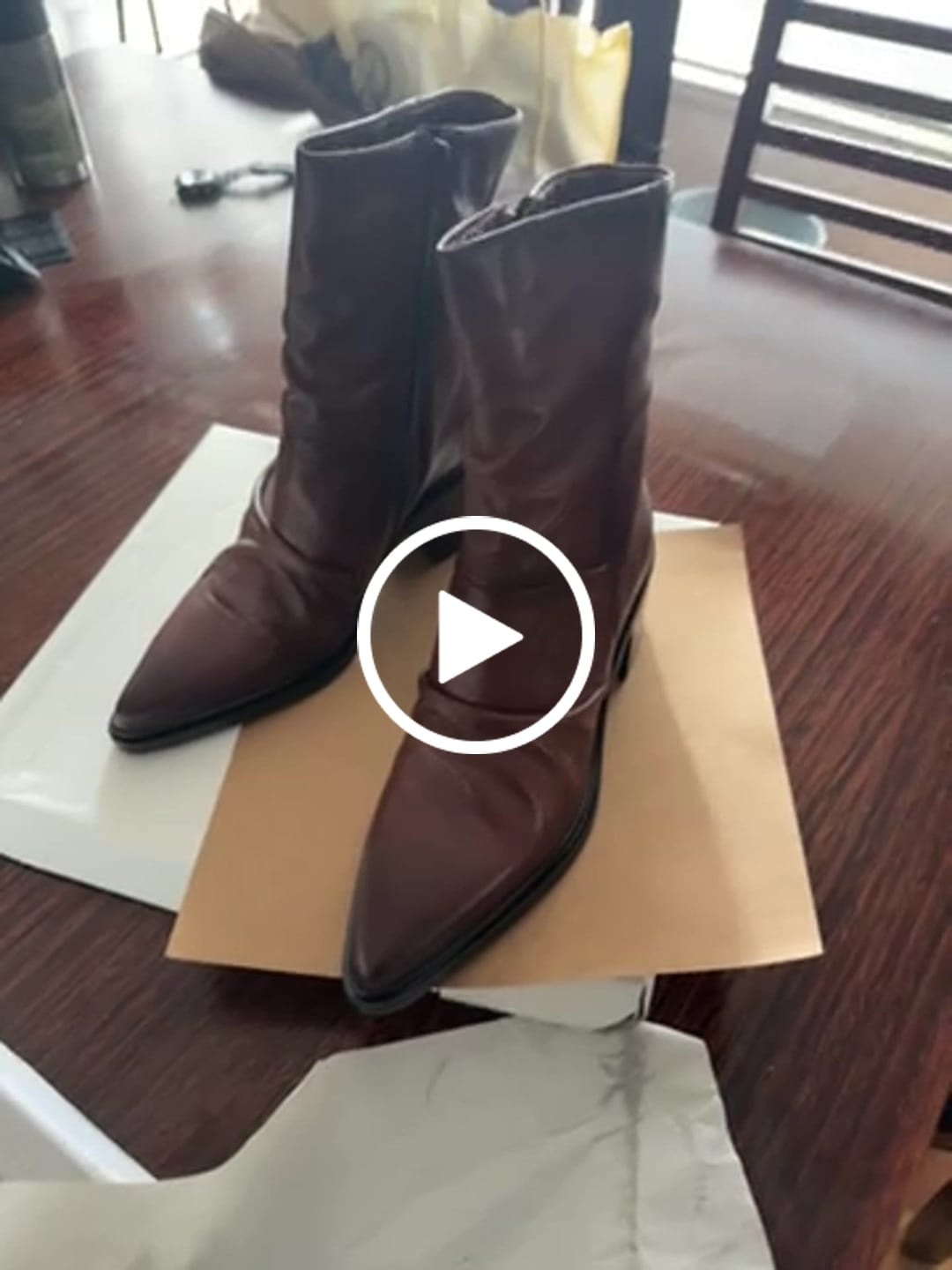 Customer video review of BOTIN VENICE BORDO (MJUS by AS98)