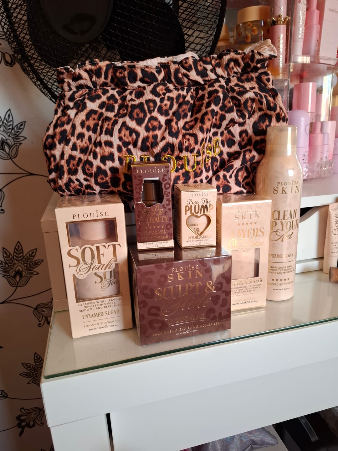 Customer photo review of Cheetah Hot Hunt Skin & Body Self Care Set
