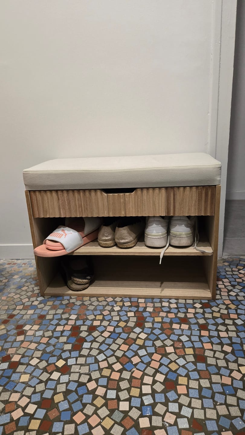Customer photo review of KUBO - Meuble à chaussures avec coffre en bois et velours beige