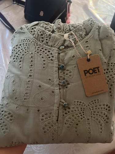 Customer photo review of Autumn Tropical Eyelet Vestido 723088