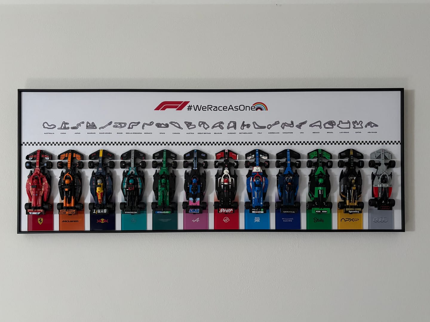 Customer photo review of LEGO™ F1 Speed Champions 12-Race Car Display Frame – Display case only